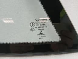 ASTON MARTIN Aston Martin Vanquish AM310 Right Rear 1/4 Glass CD33-N29700-AD Door Panel 1/4 RH — thumbnail 2
