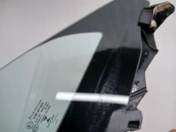 ASTON MARTIN Aston Martin Vanquish AM310 Front 1/4 Glass CD33-C262A36-BB Door Panel 1/4 Front R — thumbnail 5