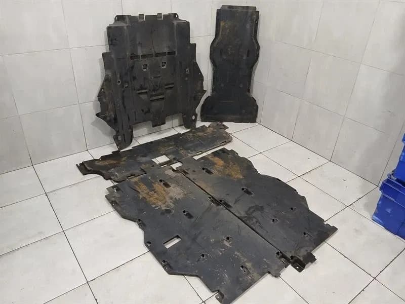 PORSCHE Porsche 911 997 Undertray 99750452701 C4 Set Underbody Trim Faulty