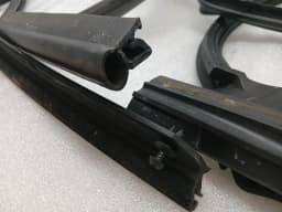 AUDI Audi R8 4S AWD Spyder left door seal 4S7831707A left door seals set — thumbnail 6