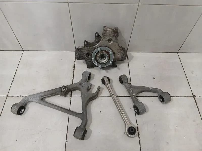 Aston Martin Vanquish AM310 Left Rear Hub AD23-5A971-AA Rear Wheel Bearing Housing