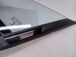 ASTON MARTIN Aston Martin Vanquish AM310 Left 1/4 Glass CD33-C262A37-BB Door Panel 1/4 Front Li — thumbnail 5