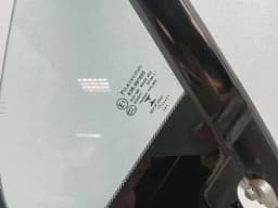 ASTON MARTIN Aston Martin Vanquish AM310 Left 1/4 Glass CD33-C262A37-BB Door Panel 1/4 Front Li — thumbnail 9