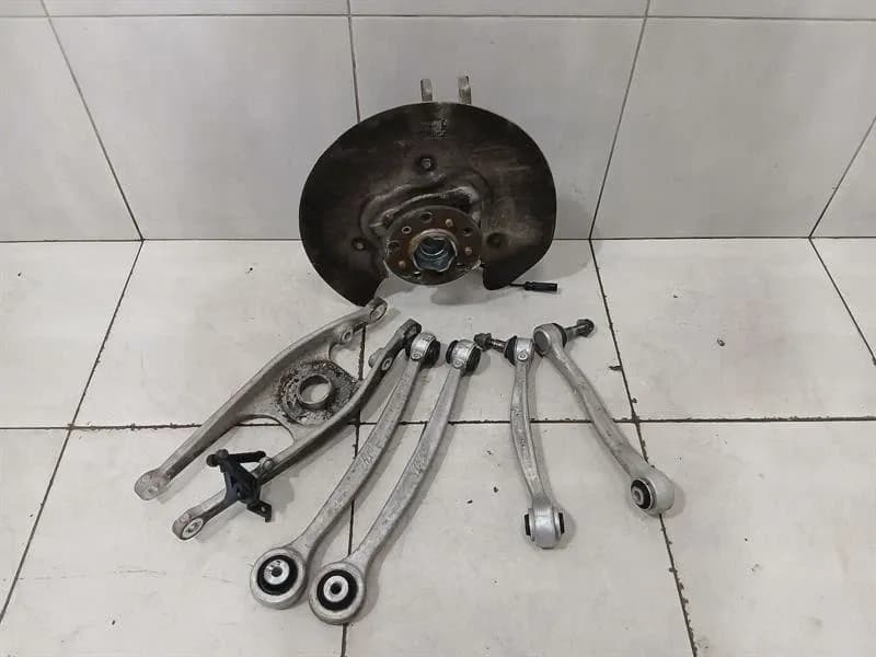 BMW BMW 4 M4 G82 G22 Left Rear Hub 8095657 Wheel Bearing Housing Rear Left SET SET