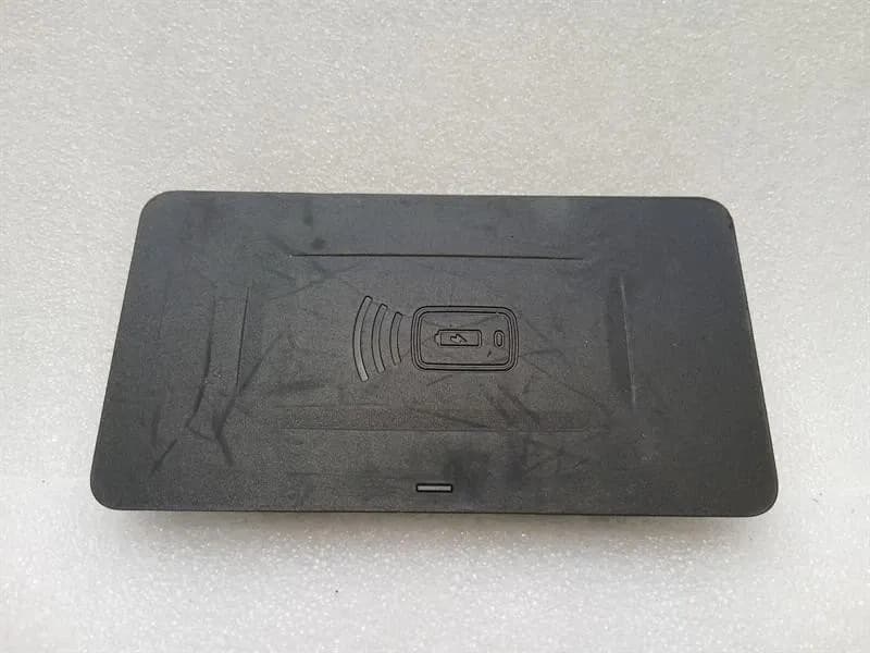 BMW BMW 4 M4 G82 G22 Phone Charger 5A3E813 Wireless Charger