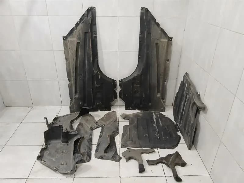 BMW BMW M4 G82 G22 Undertray Set 8080539 FAULTY Underbody Trim Set FAULTY