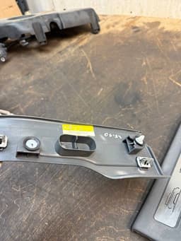 LAND ROVER LR066903 BJ3213201AE8LAA LR066912 BJ3213200AE8LAA LR042984 BJ3213244AE8LAA LR042988 BJ3213245AE8LAA Scuff plate set LAND ROVER EVOQUE I (L538) (2011-2018) — thumbnail 6