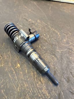 VW 03G130073S Fuel Injector VW PASSAT B6 (3C) (2005-2010) — thumbnail 3