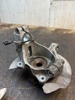 LAND ROVER LR077913 FJ323K185AD LR186681 FJ323K185AF Wheel bearing housing front right LAND ROVER EVOQUE I (L538) (2011-2018) — thumbnail 2