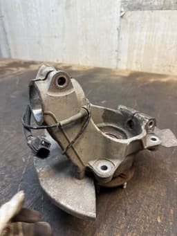 LAND ROVER LR077913 FJ323K185AD LR186681 FJ323K185AF Wheel bearing housing front right LAND ROVER EVOQUE I (L538) (2011-2018) — thumbnail 3