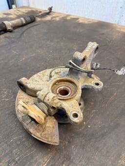 MERCEDES-BENZ A6393301532 A6393301932 Wheel bearing housing front right MERCEDES-BENZ VITO / VIANO (W639) (2003-2014) — thumbnail 2