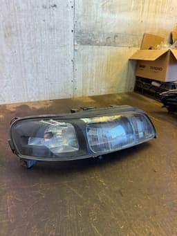 VOLVO 8659611 89006821 Headlight right VOLVO S60 I (RS) (2000-2010) — thumbnail 3