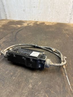 BMW 34436864132 6864132 34436882005 Parking brake motor / actuator BMW 7 (F01, F02) (2008-2016) — thumbnail 4