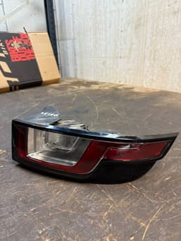 LAND ROVER LR072648 GJ3213404AB LR116195 GJ3213404AC Tail light, right LAND ROVER EVOQUE I (L538) (2011-2018) — thumbnail 2