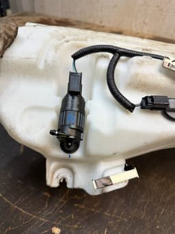 FORD Window washer reservoir FORD RANGER III (TKE, PX) (2011-2023) — thumbnail 7