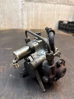 TOYOTA 221000R040 Fuel injection pump, diesel TOYOTA AVENSIS (T270) (2009-2018) — thumbnail 3