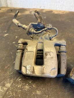AUDI 8J0615423C 8J0615423F 8J0615424C 8J0615424F 8J0615425F Brake caliper rear set AUDI TT (8J) (2006-2014) — thumbnail 3
