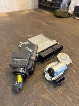 MERCEDES-BENZ A6461502578 6461502578 0281013451 A0355457732 0355457732 A6399002301 6399002301 Engine ECU immo kit / set MERCEDES-BENZ VITO / VIANO (W639) (2003-2014) — thumbnail 3