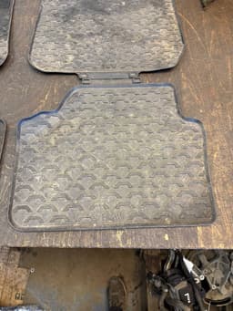 BMW Floor Mat Set BMW 3 (E90, E91, E92, E93) (2005-2011) — thumbnail 3