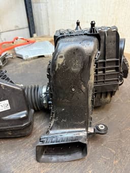 FORD MB3G9F805HD MB3G9600D0 Air Cleaner (filter box) FORD RANGER III (TKE, PX) (2011-2023) — thumbnail 10