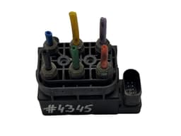 VW 7P0698014 Air suspension valve block VW TOUAREG II (7P) (2010-2018) — thumbnail 1