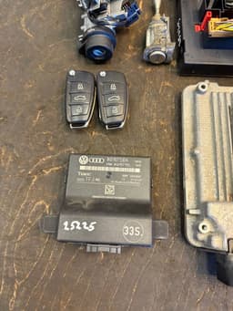 AUDI 8J0907115 0261S02084 1K0907530K 1K0905851B 8P0907279H 8J0920930C Engine ECU immo kit / set AUDI TT (8J) (2006-2014) — thumbnail 4