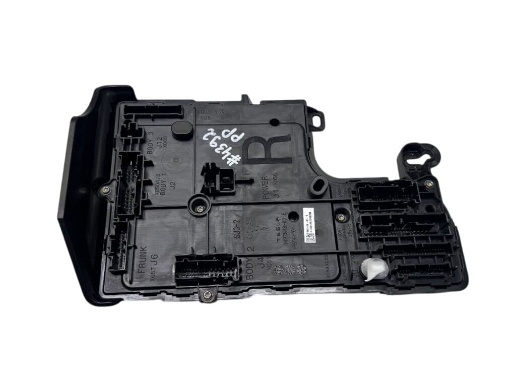TESLA 1566853-00-A 156685300A 1567454-00-B 156745400B Body control module (BCM) TESLA MODEL 3 (2017-)