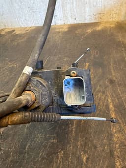 BMW 34436795145 6795145 34436874220 6874220 Parking brake motor / actuator BMW X5 (F15, F85) (2012-2018) — thumbnail 6