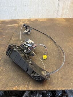 MERCEDES-BENZ A6398200442 Sliding door electric motor right MERCEDES-BENZ VITO / VIANO (W639) (2003-2014) — thumbnail 3