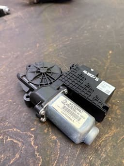 VW 6Y2959802 Window Regulator Motor Front Left VW TRANSPORTER T5 / MULTIVAN (7H, 7E, 7J) (2003-2015) — thumbnail 2