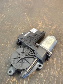 VW 6Y2959802 Window Regulator Motor Front Left VW TRANSPORTER T5 / MULTIVAN (7H, 7E, 7J) (2003-2015) — thumbnail 3
