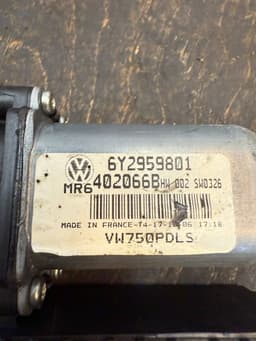 VW 6Y2959801 Window Regulator Motor Front Right VW TRANSPORTER T5 / MULTIVAN (7H, 7E, 7J) (2003-2015) — thumbnail 7