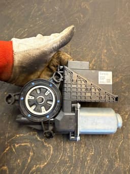 VW 6Y2959801 Window Regulator Motor Front Right VW TRANSPORTER T5 / MULTIVAN (7H, 7E, 7J) (2003-2015) — thumbnail 5