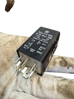 VW 7E0919506 898041000 Relays, other VW TRANSPORTER T5 / MULTIVAN (7H, 7E, 7J) (2003-2015) — thumbnail 1