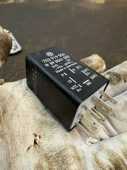VW 7E0919506 898041000 Relays, other VW TRANSPORTER T5 / MULTIVAN (7H, 7E, 7J) (2003-2015) — thumbnail 3
