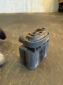 MERCEDES-BENZ A6393280030 6393280030 Air suspension valve block MERCEDES-BENZ VITO / VIANO (W639) (2003-2014) — thumbnail 2