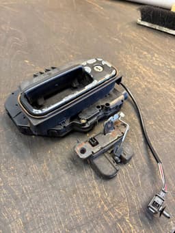 VW 7H0827526 Bootlid / tailgate lock VW TRANSPORTER T5 / MULTIVAN (7H, 7E, 7J) (2003-2015) — thumbnail 3