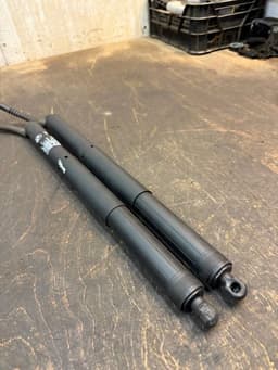 BMW 4823282 4823279 51247294470 7294470 51247294469 7294469 Bootlid / tailgate strut set BMW X5 (F15, F85) (2012-2018) — thumbnail 3
