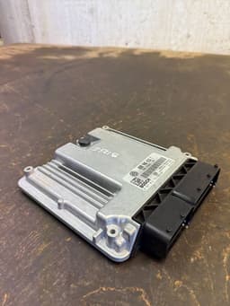 VW 038906016T 0281012761 Engine Control Unit / module (ECU) VW TRANSPORTER T5 / MULTIVAN (7H, 7E, 7J) (2003-2015) — thumbnail 2