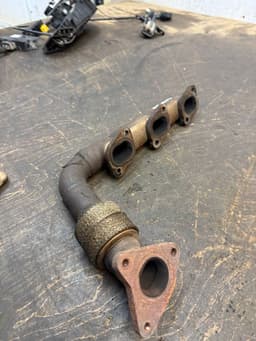 MERCEDES-BENZ A6421420102 A6421400361 A6421400761 A6421400161 A6421400509 A6421400709 A6421400909 A642140090980 Exhaust Manifold MERCEDES-BENZ VITO / VIANO (W639) (2003-2014) — thumbnail 2