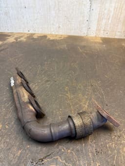 MERCEDES-BENZ A6421420102 A6421400361 A6421400761 A6421400161 A6421400509 A6421400709 A6421400909 A642140090980 Exhaust Manifold MERCEDES-BENZ VITO / VIANO (W639) (2003-2014) — thumbnail 3