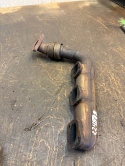 MERCEDES-BENZ A6421420102 A6421400361 A6421400761 A6421400161 A6421400509 A6421400709 A6421400909 A642140090980 Exhaust Manifold MERCEDES-BENZ VITO / VIANO (W639) (2003-2014) — thumbnail 5