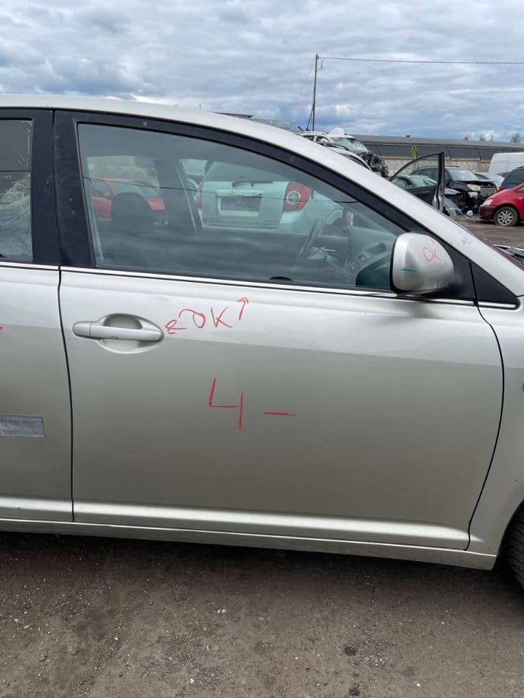 6711105030 Door Front Right TOYOTA AVENSIS (T250) (2003-2008)