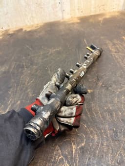 BMW 0445216049 8508155 13538508155 Fuel Distributor / fuel rail BMW X5 (F15, F85) (2012-2018) — thumbnail 4
