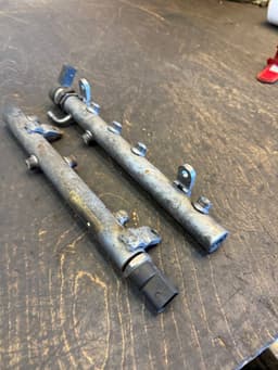 MERCEDES-BENZ A6420700495 A6420700695 Fuel Distributor / fuel rail MERCEDES-BENZ E-CLASS (W211) (2002-2009) — thumbnail 3