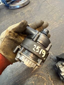 BMW 0392024065 8638240 0392024060 8638239 Coolant Circulation Pump BMW 3 (F30, F31, F80) (2011-2019) — thumbnail 5