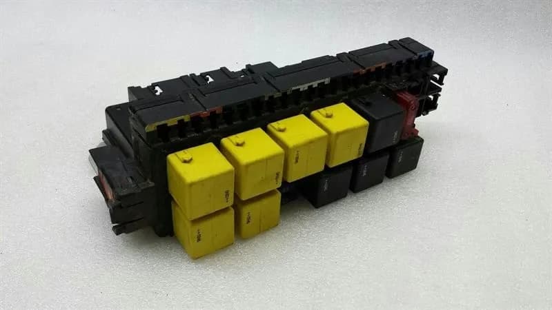 MERCEDES-BENZ Mercedes S-Class W220 Fuse Box A0325458232 Fuse Box