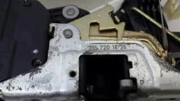 MERCEDES-BENZ Mercedes S-Class W220 Door Lock RH A2157201435 Door Lock — thumbnail 8