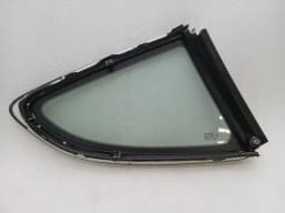PORSCHE Porsche Cayman 981 GT4 Left Rear 1/4 Glass 98154311105 Door Window 1/4 Rear LH — thumbnail 4