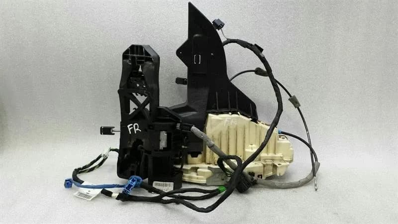 Mercedes CL W216 W221 right door lock A2217205835 right door lock